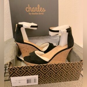 NWT Charles David wedge heels